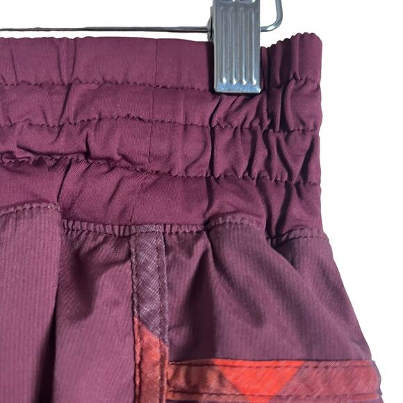 Lululemon Tracker Short II Stretch in Rust Berry Size 4 - Picture 3 of 10